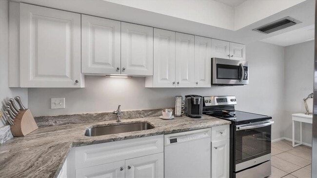 Building Photo - 8625 Midnight Pass Rd