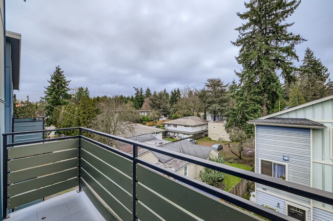 Building Photo - 12038 33rd Ave NE