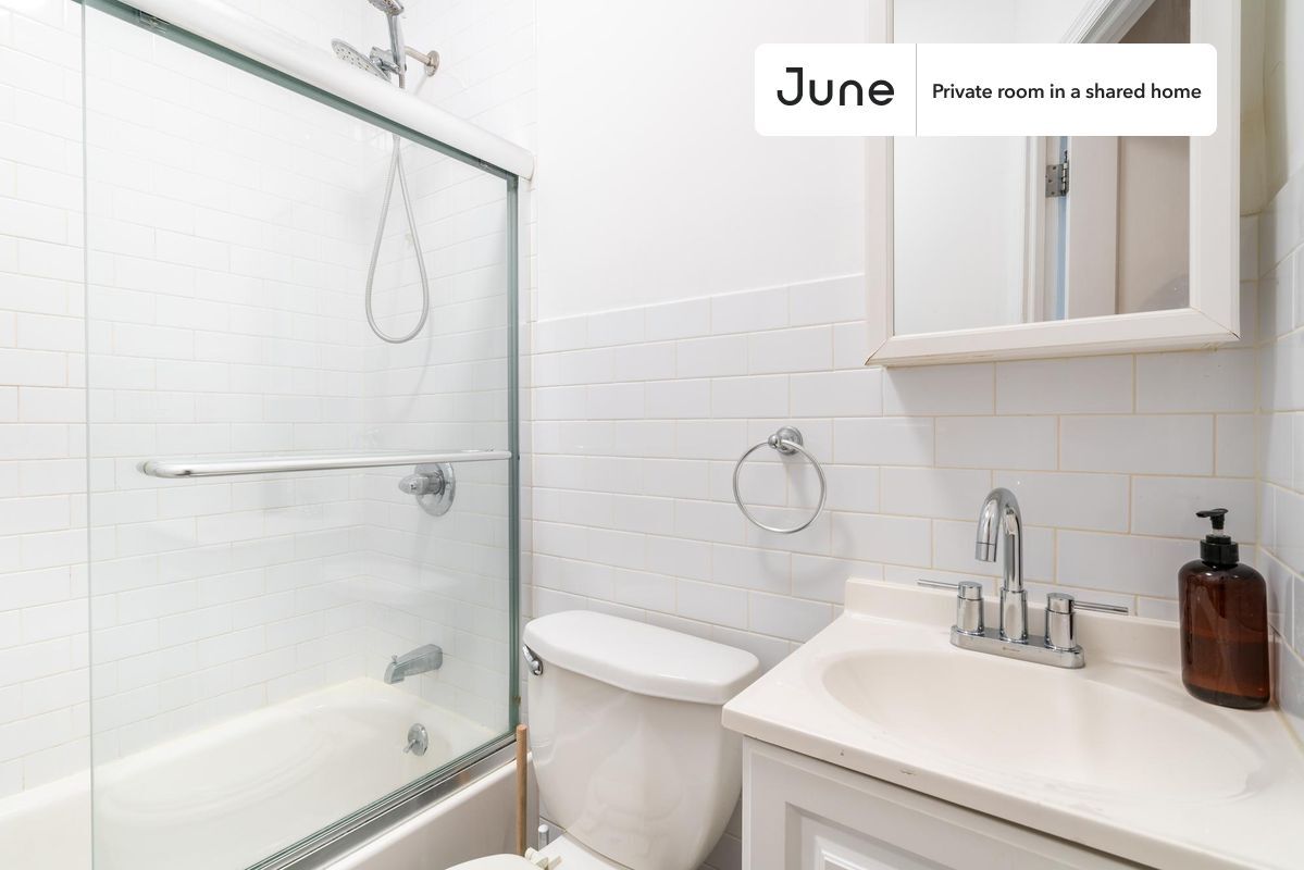 Building Photo - Room in Shared 3 bed/1 bath home