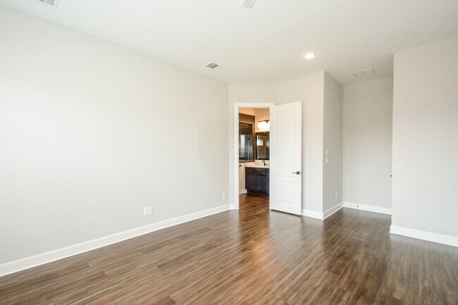 Building Photo - 2902 Tanager Trace