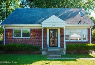 Building Photo - 3021 Wedgewood Wy