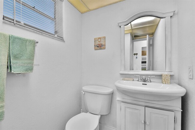 Building Photo - 3527 NE 168th St