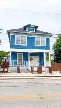 Building Photo - 802 Montana St