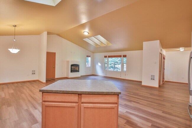 Building Photo - Private Beach Access Comes with This Lovely Freeland Home!