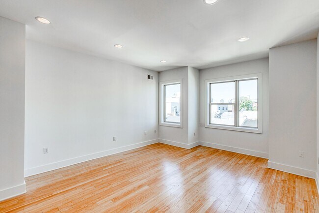 Building Photo - 621 S Clarion St