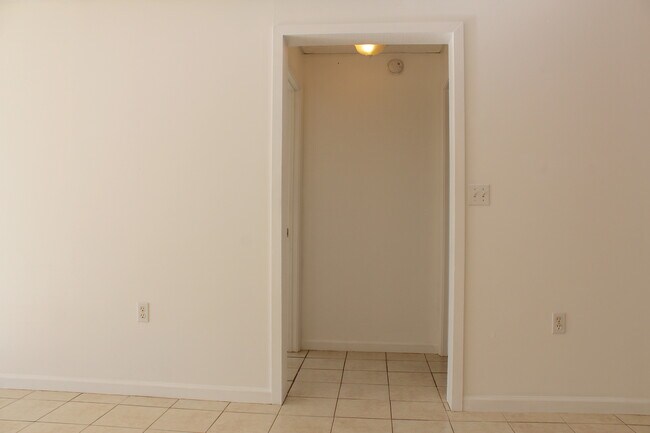 Building Photo - 28 Brown Hollow Ln