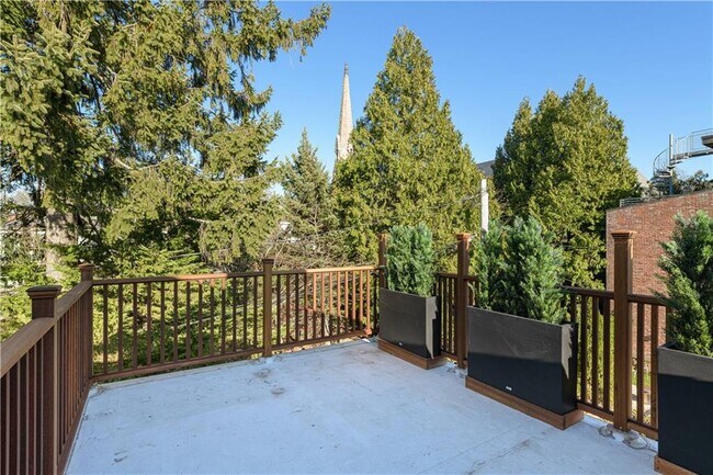 Building Photo - 108 Prospect Hill St