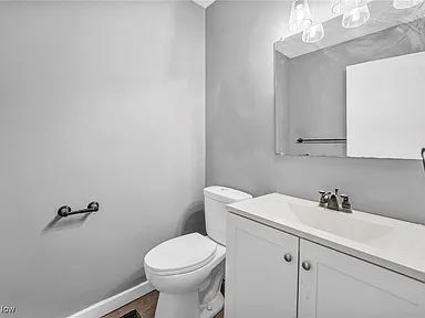 Building Photo - 12210 Oakland Ave