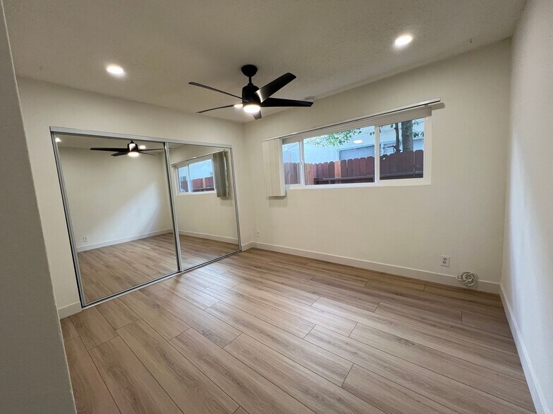 Building Photo - 3317 Keystone Av