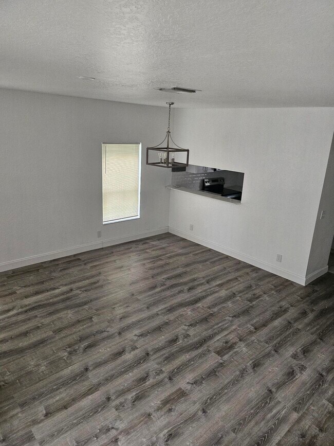 Building Photo - 1193 Colonial Palms Way