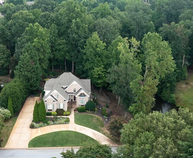 Building Photo - Luxury Waterfront Rental in Gated Montebello Community