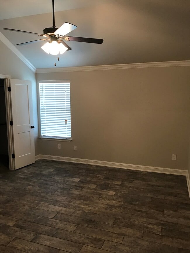 Building Photo - 5802 Luminous Ln