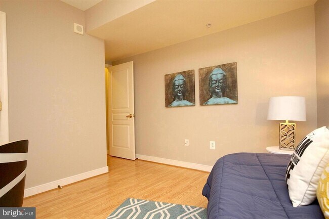 Building Photo - 616 E Street NW Unit 246