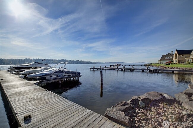 Primary Photo - 4bd/4ba Kirkland House