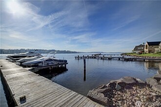Building Photo - 4bd/4ba Kirkland House