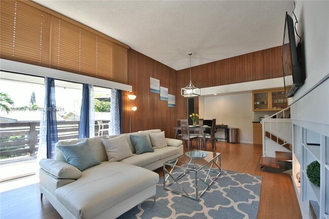 Building Photo - 250 SE Park St