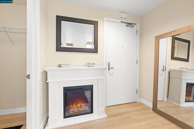 Building Photo - 372