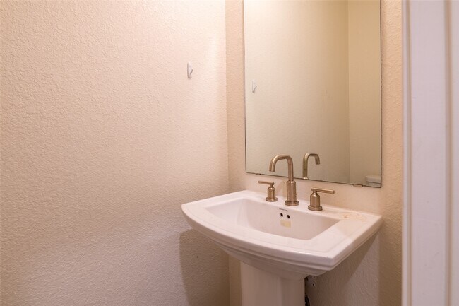 Building Photo - 25012 Armagh Rd