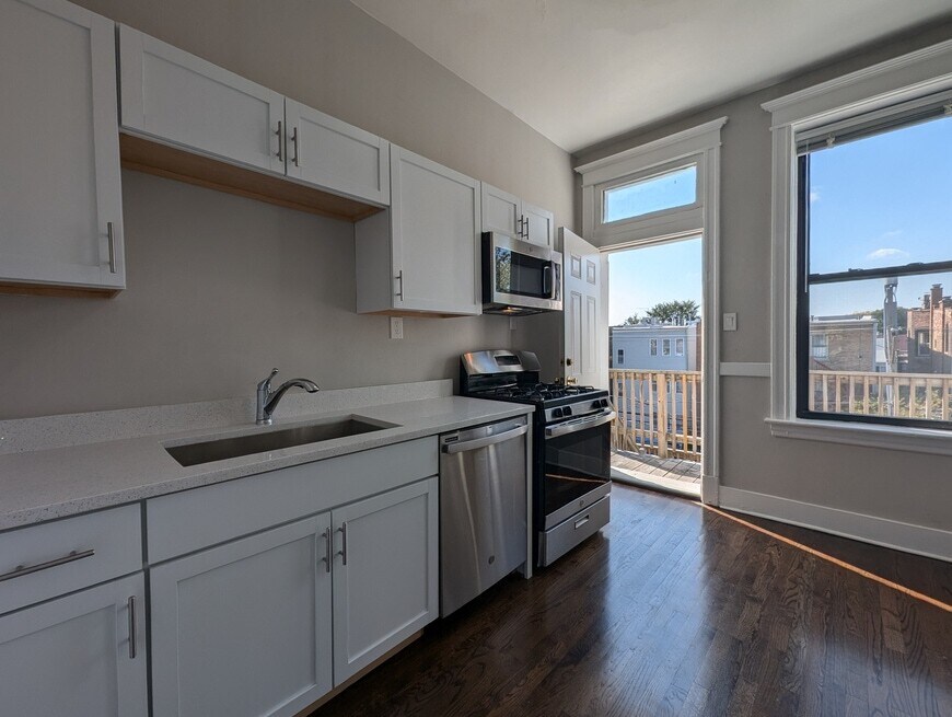 Building Photo - 3824 N Fremont