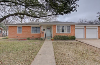 Building Photo - 2408 N 49th St