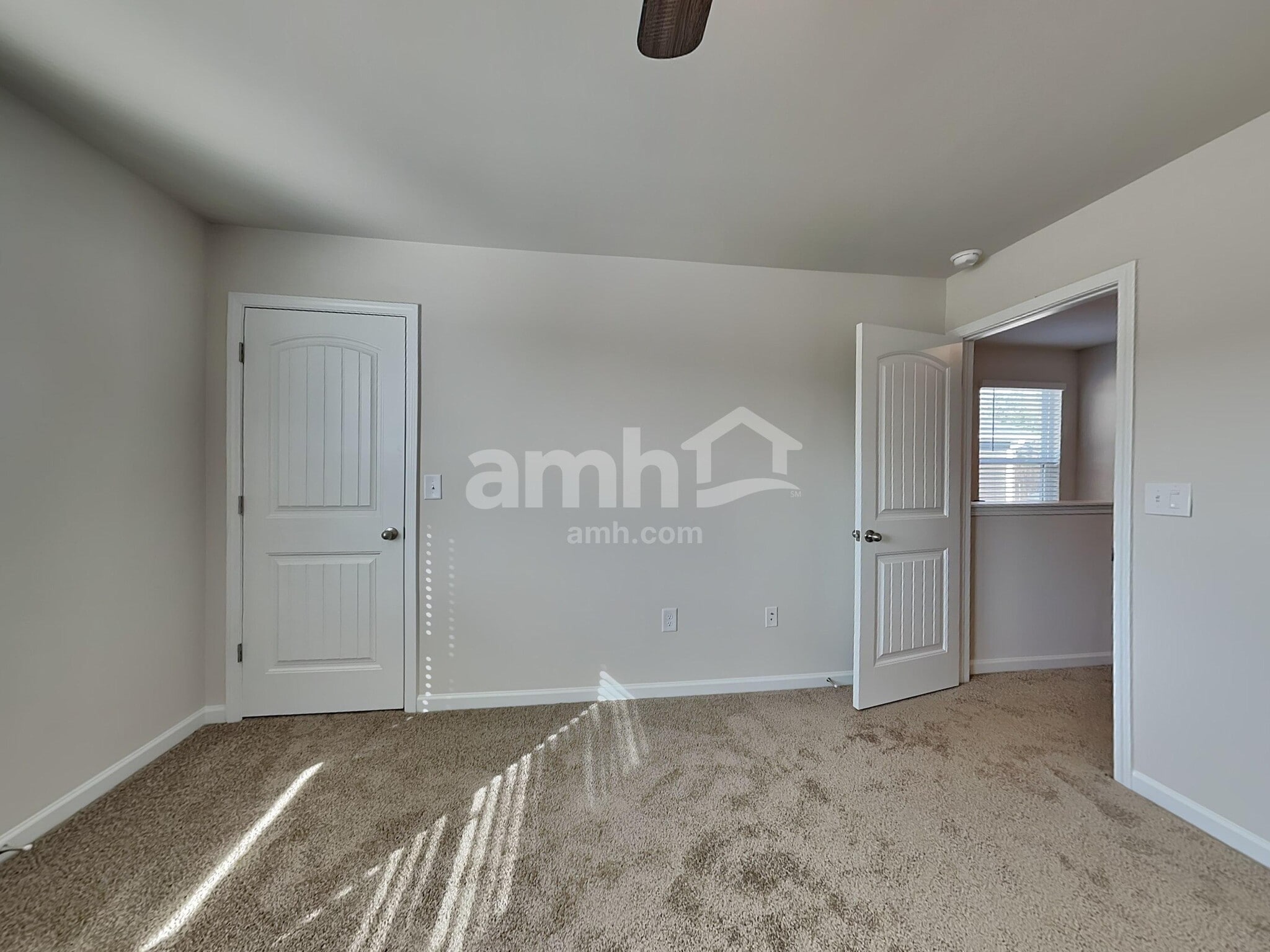 Building Photo - 3160 Emberly Dr