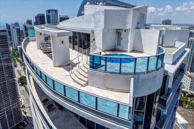 Building Photo - 200 Biscayne Blvd Way