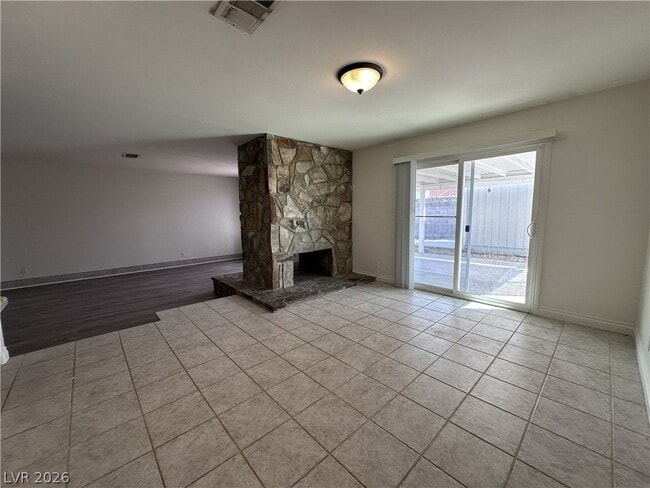 Building Photo - 7213 Roe Ct