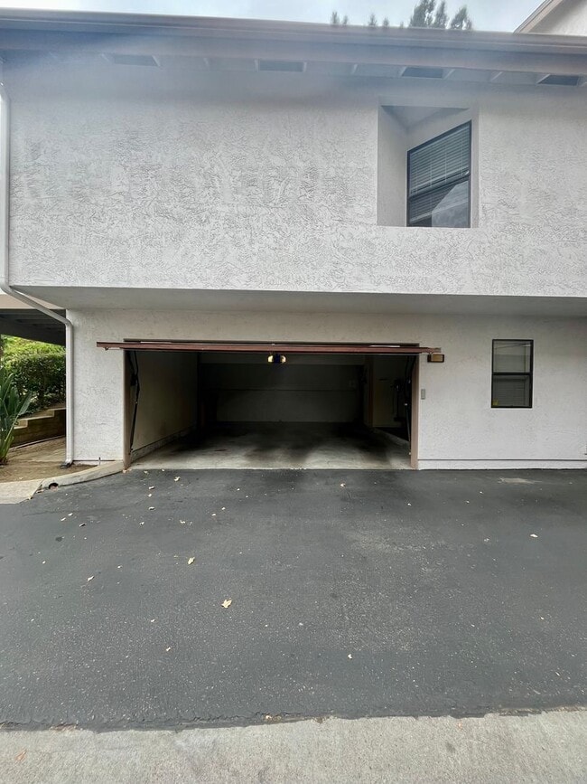 Building Photo - HUGE 2BD/2BA CLAIREMONT CONDO W/ 2 CAR GARAGE - ONLY $3,295/MONTH