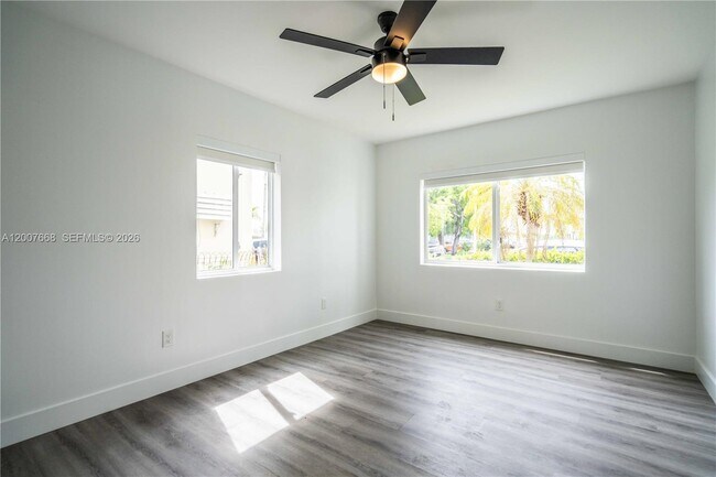 Building Photo - 725 81st St