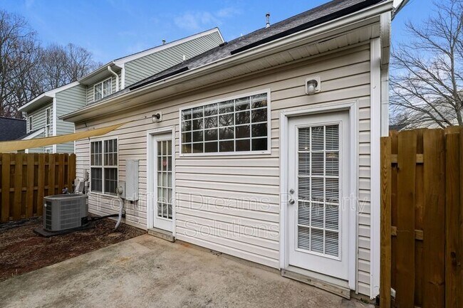 Building Photo - 5097 Bartholomew's Ln