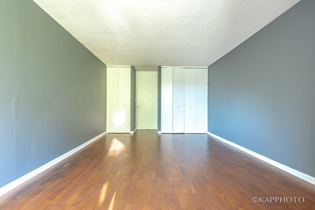 Building Photo - 720 W Gordon Terrace