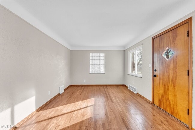 Building Photo - 12521 Park Knoll Dr