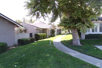 Building Photo - 2 BR 2 BA Condo in Loma Linda. Walk to the...