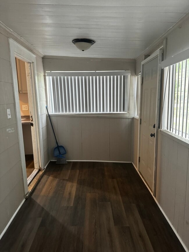 Building Photo - 618 Elizabeth Ave