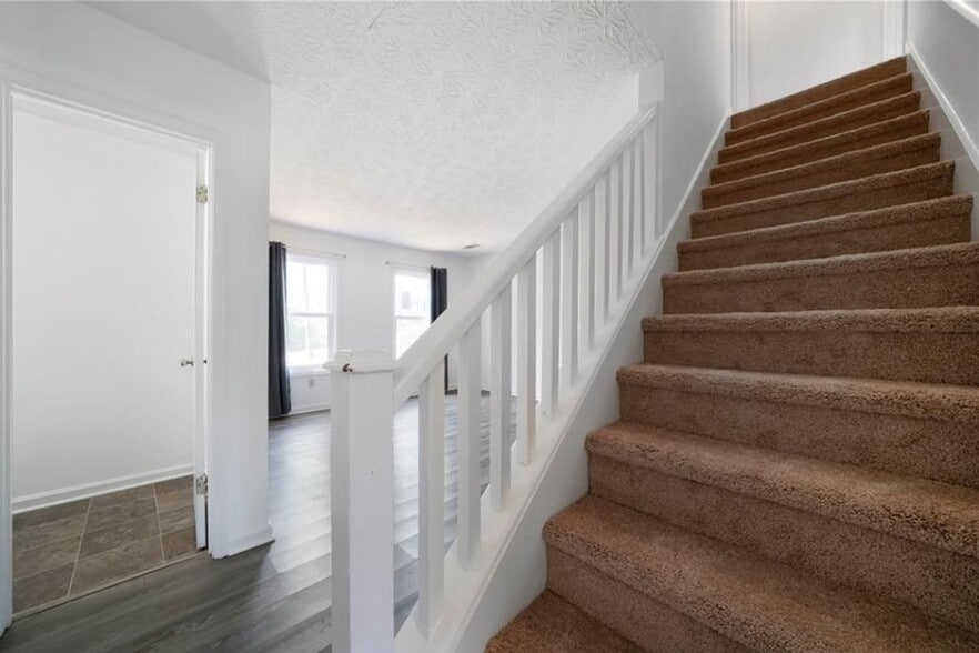 Building Photo - 3200 Duvall Pl NW