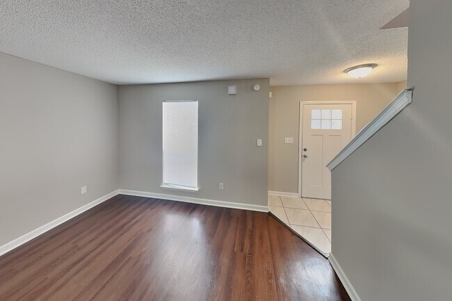 Building Photo - 5657 Wolf Pack Dr