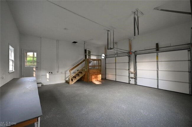 Building Photo - 357 E Paige Ave