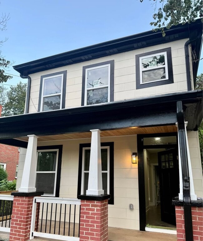 Building Photo - 212 Glover St
