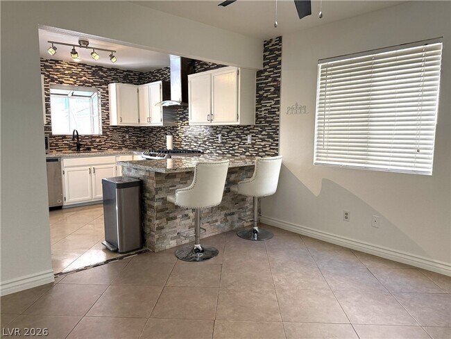 Building Photo - 433 Jubilation Dr