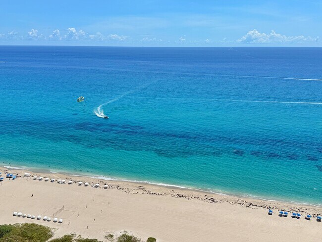 Primary Photo - 3000 N Ocean Dr