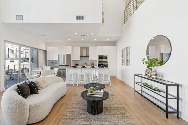 Building Photo - 1343 4th St