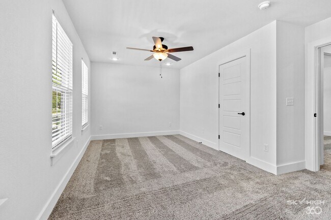 Building Photo - 2196 N Woodlark Ln