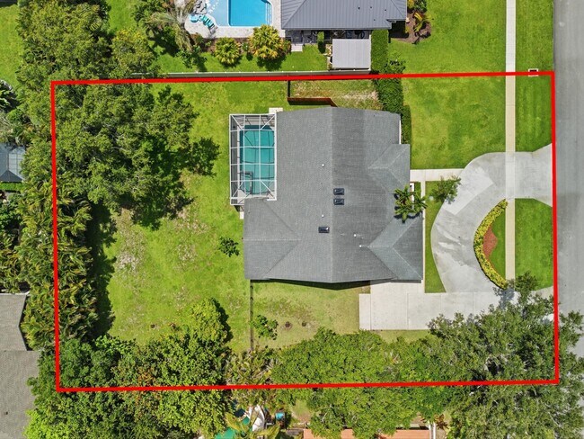 Building Photo - 15600 Rolling Meadows Cir