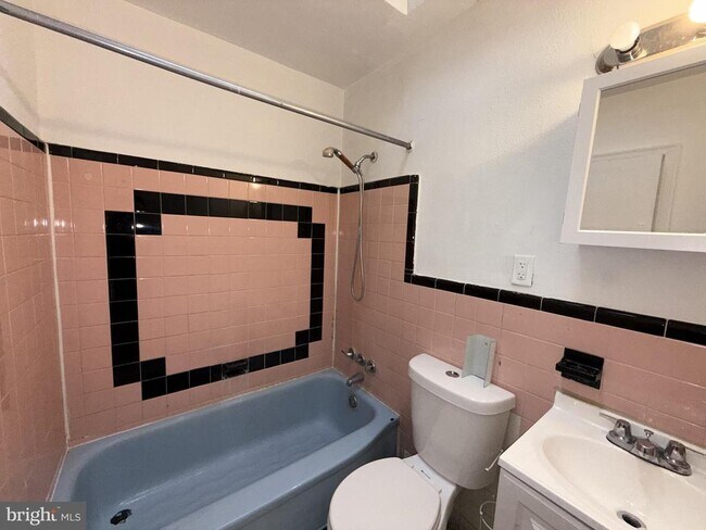 Building Photo - 1709 S 29th St