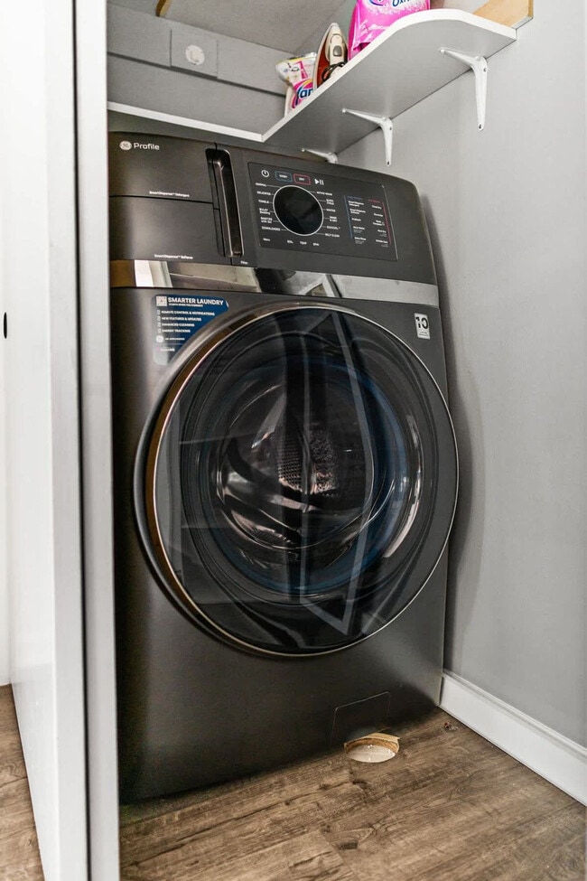 Building Photo - 5551 Churchward St