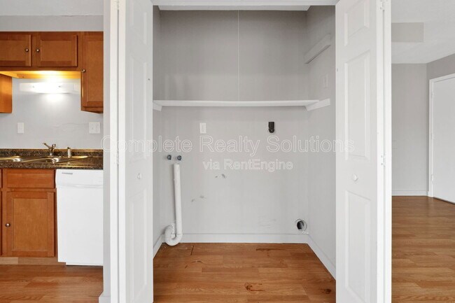 Building Photo - 334 Mt Everest Dr