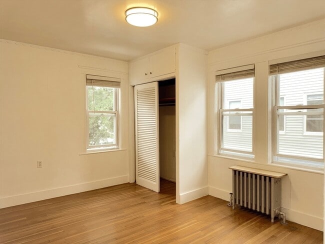 Building Photo - 40 Almont St