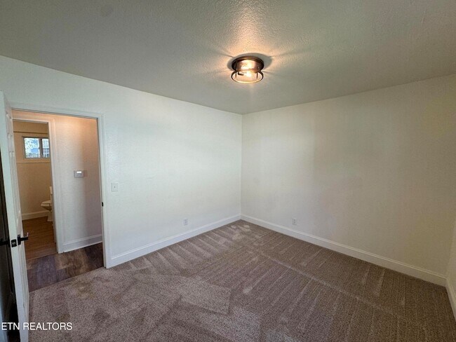 Building Photo - 1712 Vada Cir