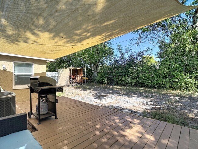 Building Photo - 5913 Appletree Rd