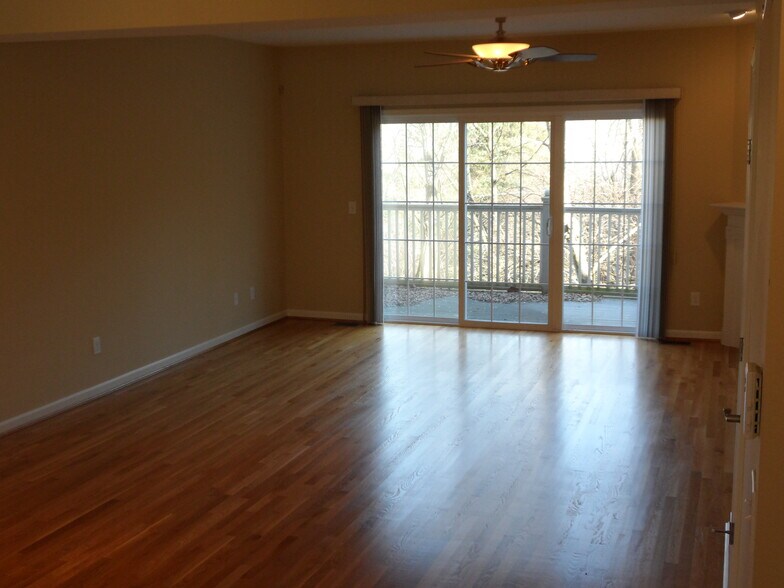 Building Photo - 5308 Reserve Cir